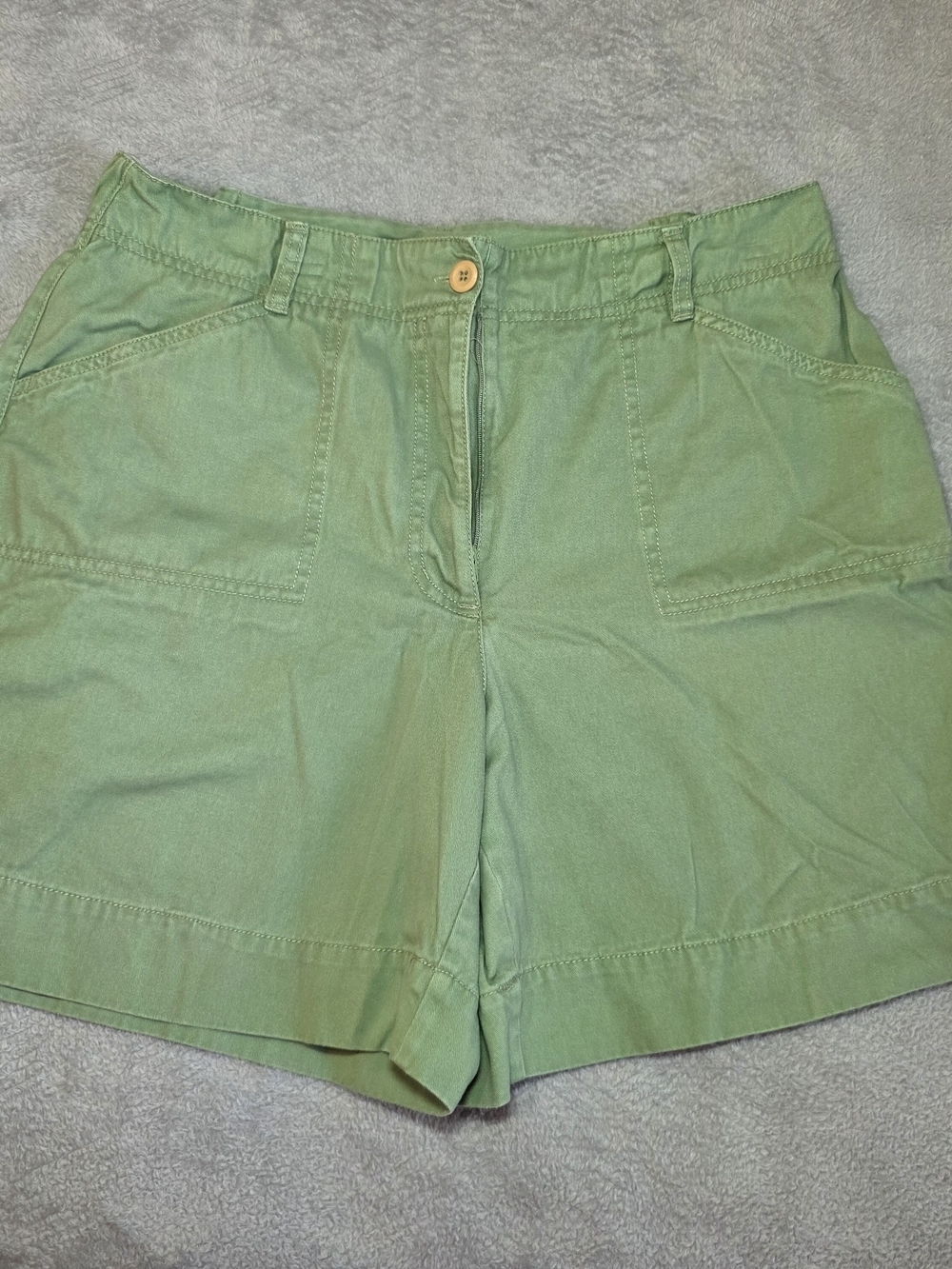 Coral Bay Green Cotton Shorts Women's Size 14 Patch Pocket Flat Front